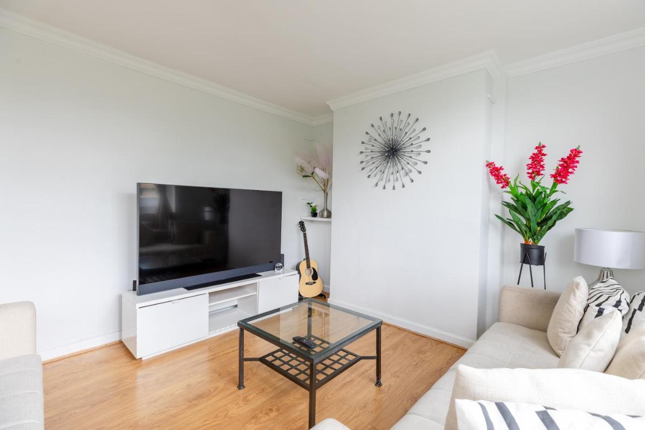 Cosy 3 Bed Flat Ideal For Trips To London Londres Exterior foto