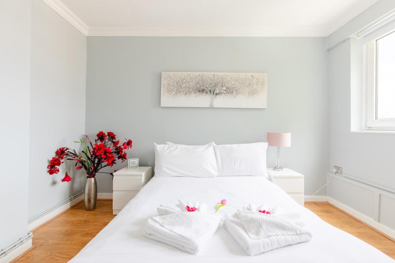 Cosy 3 Bed Flat Ideal For Trips To London Londres Exterior foto