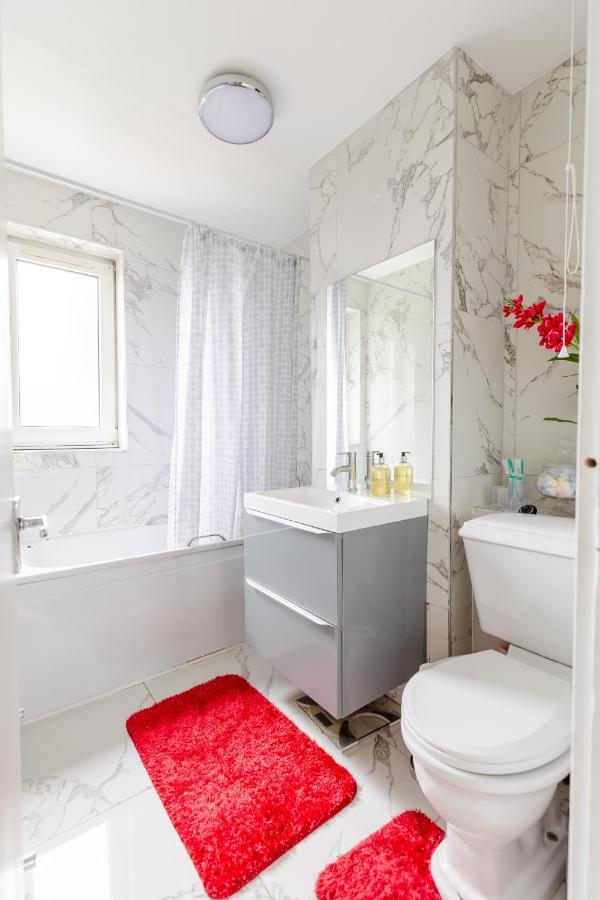 Cosy 3 Bed Flat Ideal For Trips To London Londres Exterior foto
