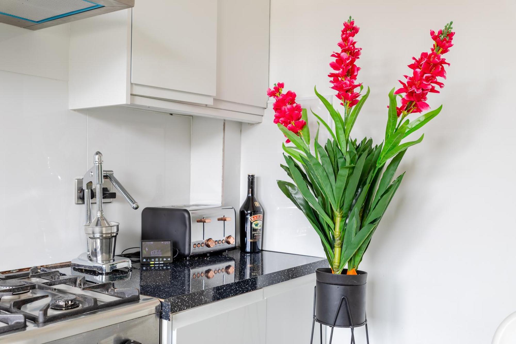 Cosy 3 Bed Flat Ideal For Trips To London Londres Exterior foto